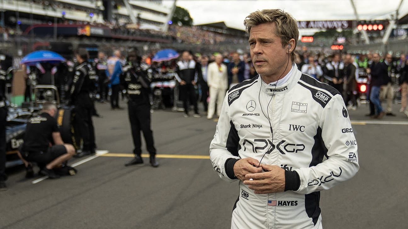 ブラッド・ピット、『F1 ザ・ムービー』より 写真:Scott Garfield/Courtesy Warner Bros. Pictures/Apple Original Films