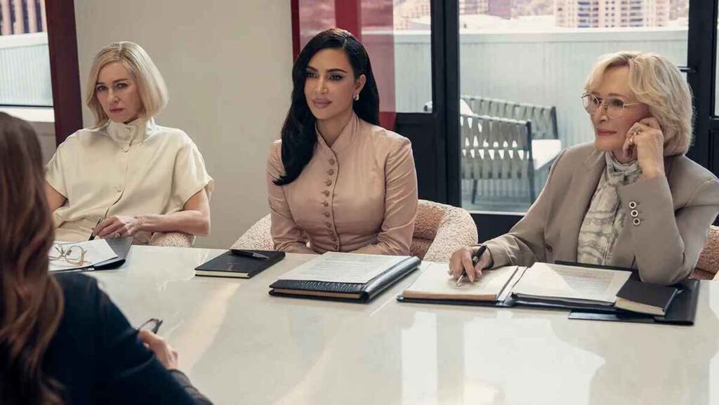 『オール・イズ・フェア』（左から）ナオミ・ワッツ、キム・カーダシアン、グレン・クローズ 写真： Ser Baffo/Disney