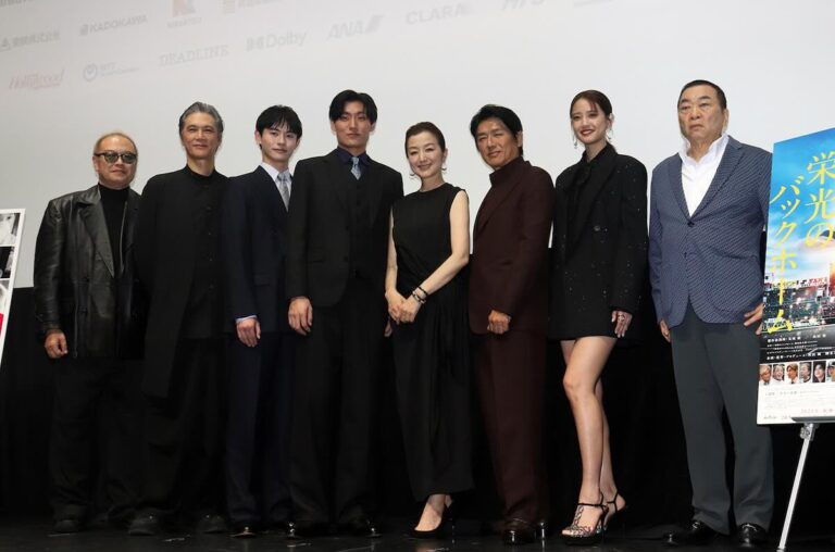 （左から）秋山純監督、加藤雅也、前田拳太郎、松谷鷹也、鈴木京香、高橋克典、山崎紘菜、見城徹氏