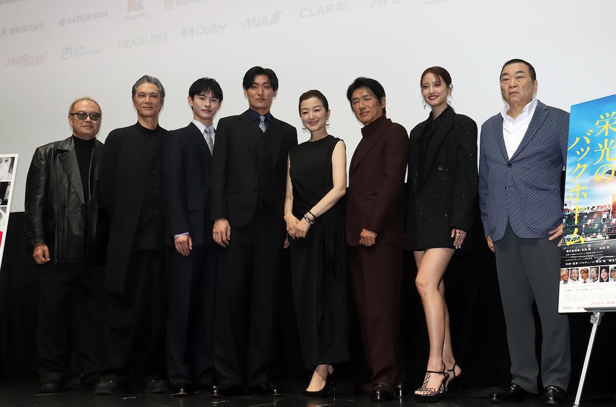 （左から）秋山純監督、加藤雅也、前田拳太郎、松谷鷹也、鈴木京香、高橋克典、山崎紘菜、見城徹氏