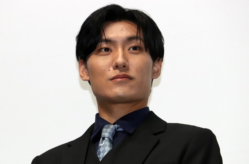 松谷鷹也