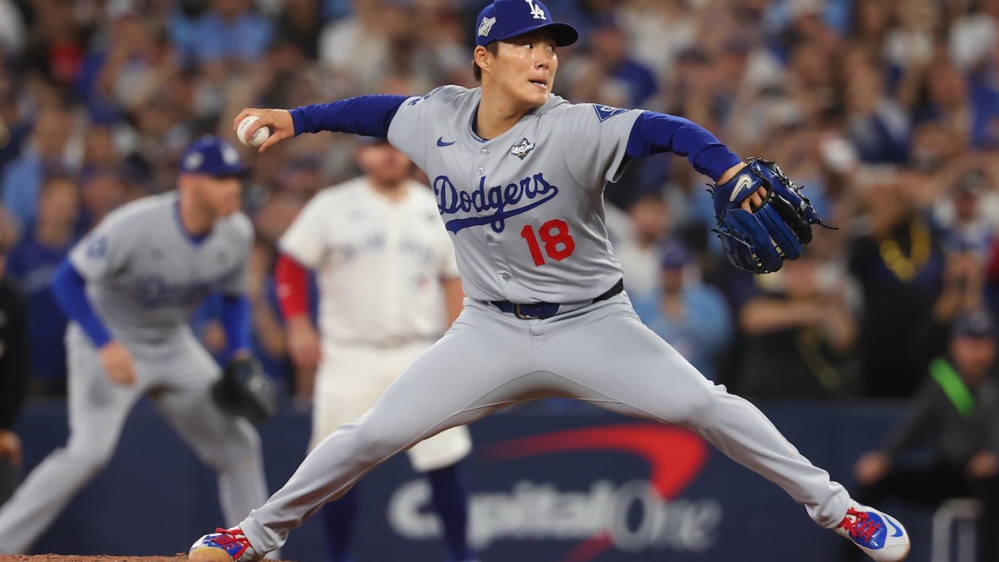 ロサンゼルス・ドジャースの山本由伸、2025年WS第7戦（トロント・ブルージェイズと対戦）より 写真：Gregory Shamus/Getty Images
