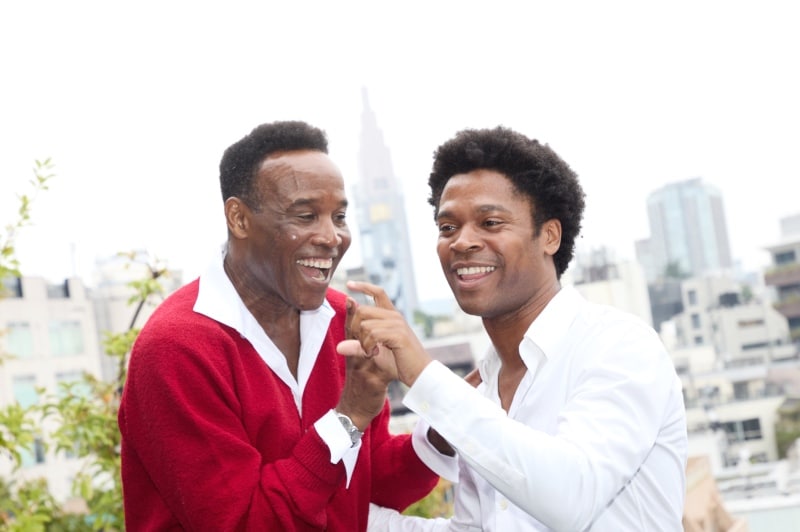 プロデューサーのスティーブン・ヘインズと、ジミー・ハーロッド Photo: Ryo Tateoka