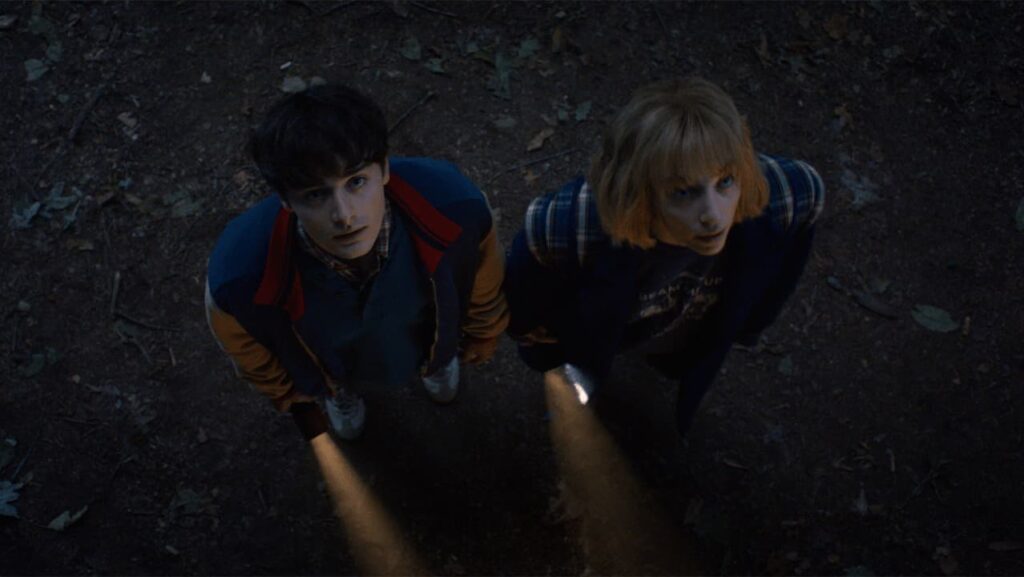 ノア・シュナップ（ウィル役）、マヤ・ホーク（ロビン役）、『ストレンジャー・シングス 未知の世界 』シーズン5より 写真：Netflix