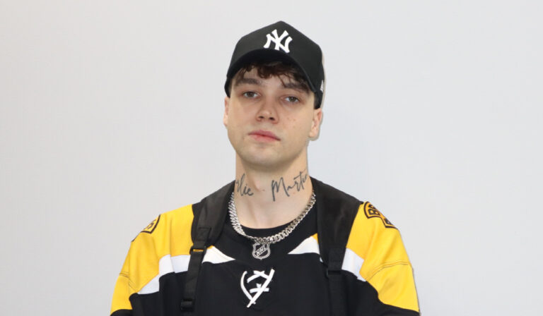 ミコラス　写真：The Hollywood Reporter Japan