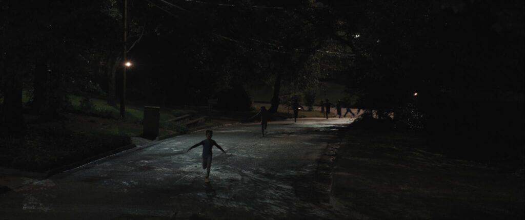 映画『WEAPONS/ウェポンズ』新場面写真 © 2025 Warner Bros. Entertainment. All Rights Reserved