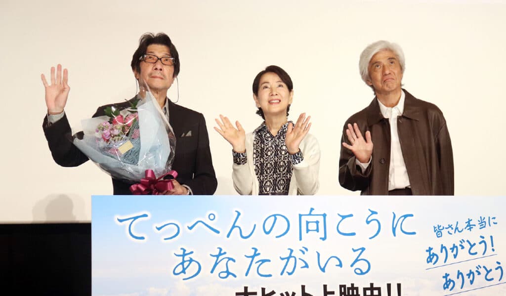 左から阪本順治監督、吉永小百合、佐藤浩一　写真：The Hollywood Reporter Japan