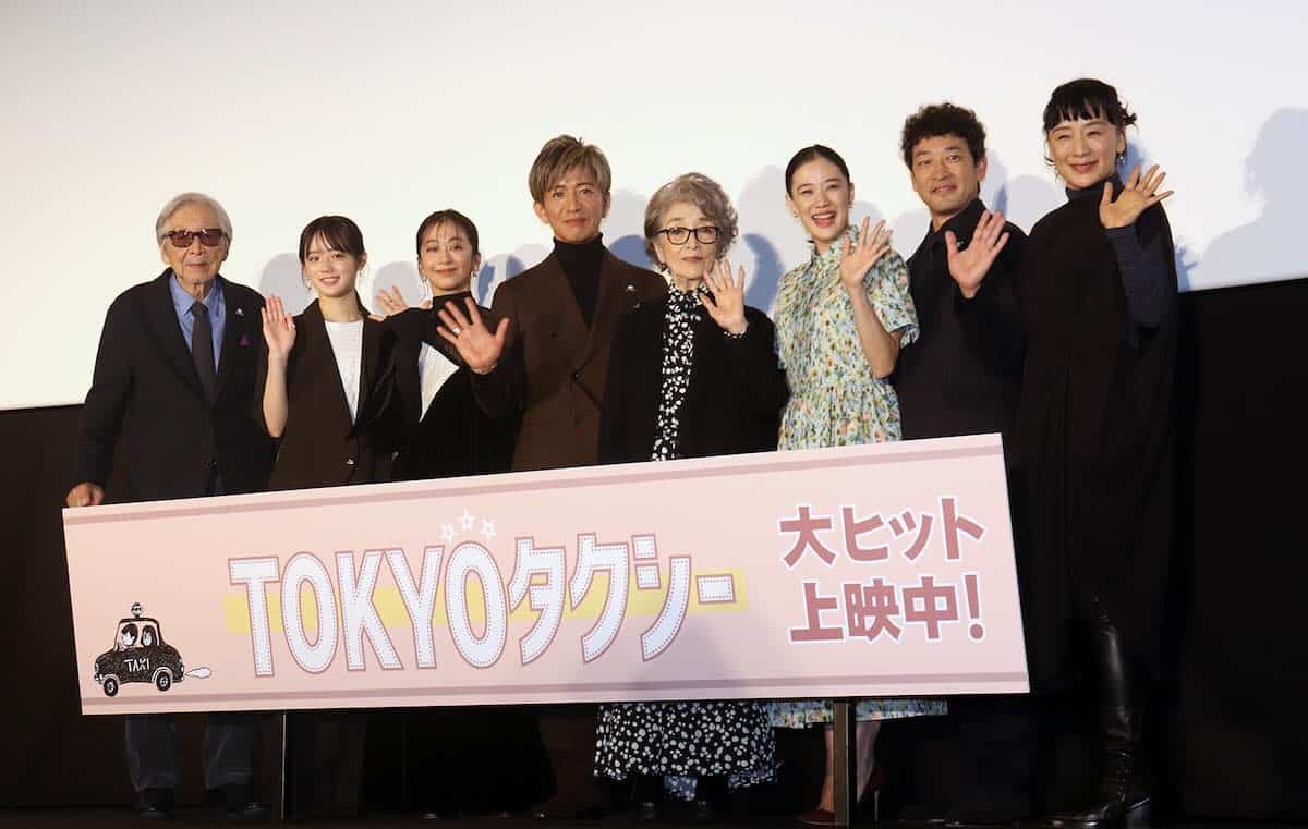 （左から）山田洋次監督、中島瑠菜、優香、木村拓哉、倍賞千恵子、蒼井優、迫田孝也、神野三鈴