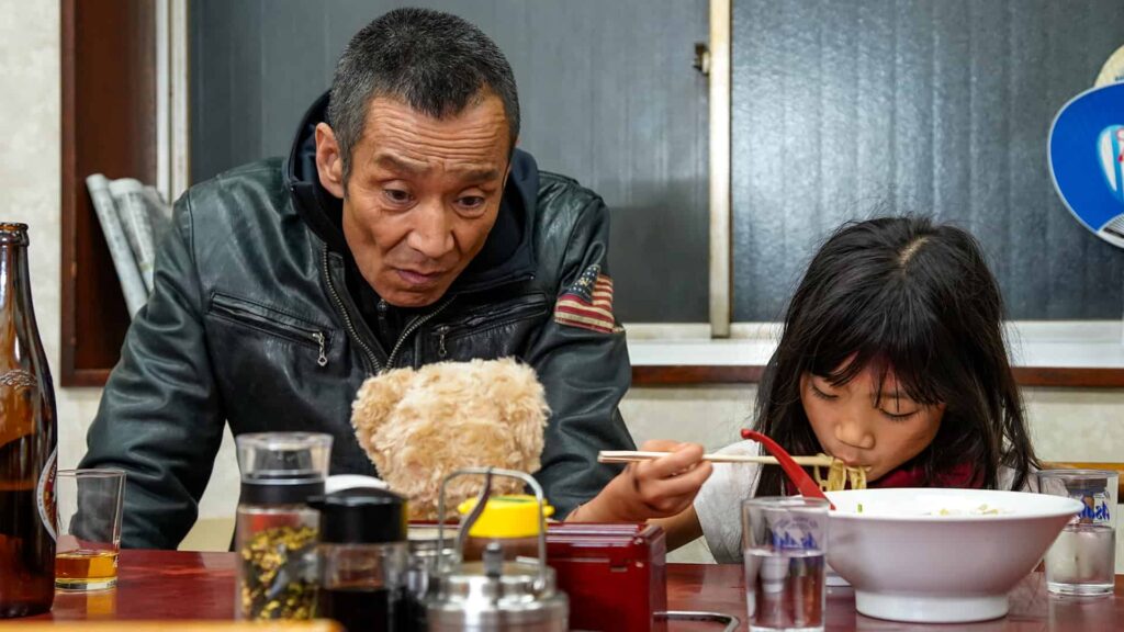 映画『サイレントナイト』より ©2025 クイーンズカンパニー