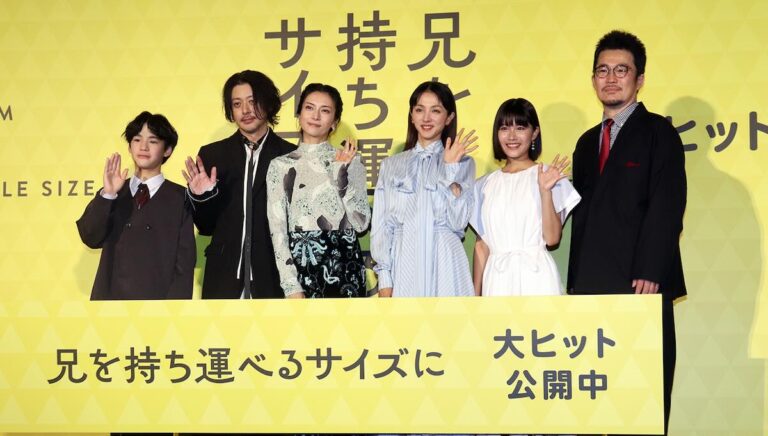 （左から）味元耀大、オダギリジョー、柴咲コウ、満島ひかり、青山姫乃、中野量太監督