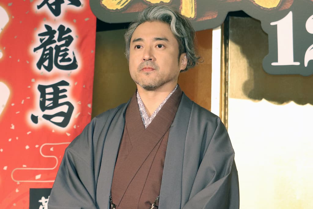 ムロツヨシ ©︎The Hollywood Reporter Japan