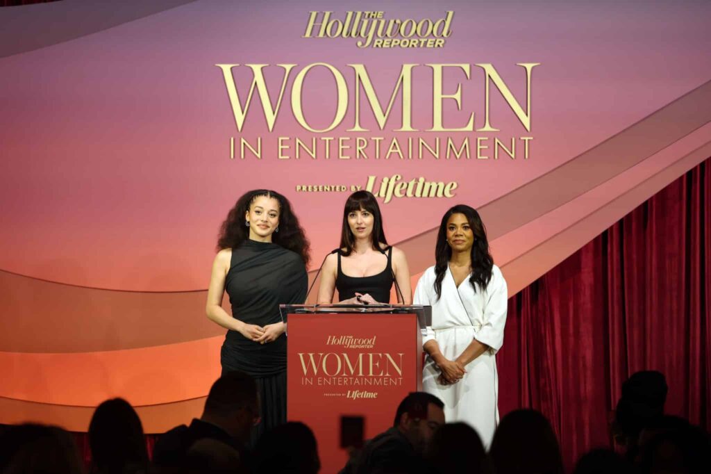 チェイス・インフィニティ、ダコタ・ジョンソン、レジーナ・ホール=「THR Women in Entertainment」にて、現地時間12月3日 写真:Phillip Faraone/The Hollywood Reporter via Getty Images