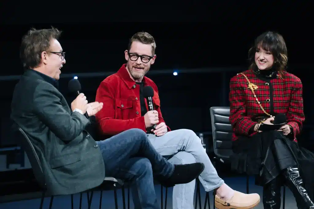 (左から)クリス・コロンバス、マコーレー・カルキン、アカデミー映画博物館 映画プログラム・ディレクターのK・J・レルス=ミラー 写真:Academy Museum Foundation/Andrew Ge