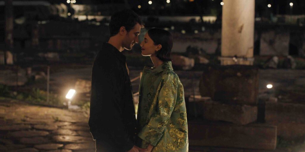 エウジェニオ・フランチェスキーニとリリー・コリンズ 写真:Netflix © 2025