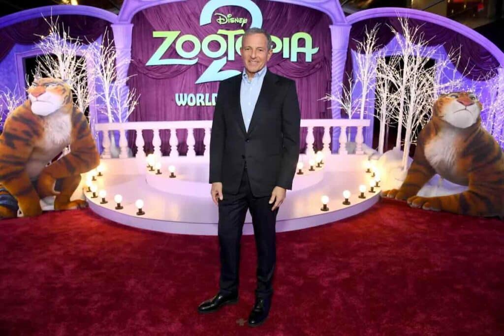 ボブ・タイガーの声優を務めた、ディズニーCEOのボブ・アイガー