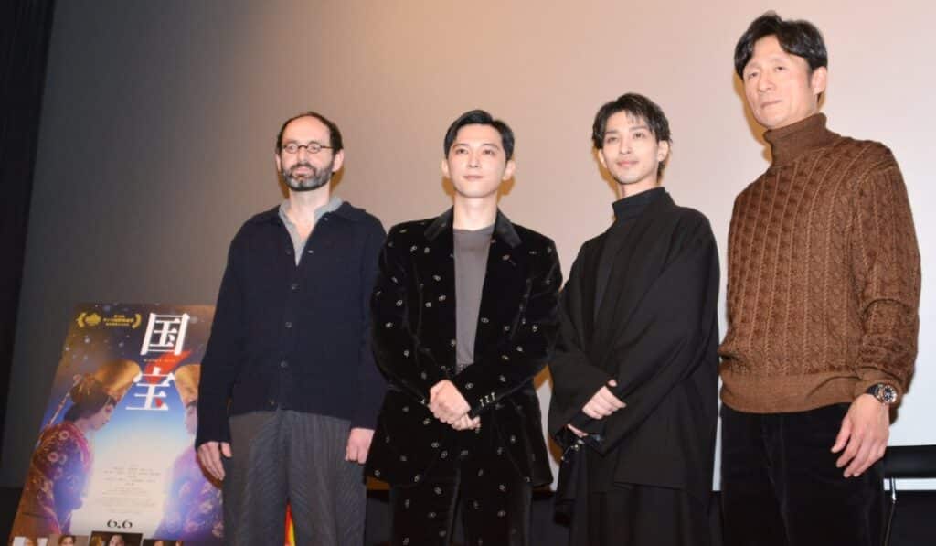 左からジュリアン・レジ、吉沢亮、横浜流星、李相日監督 写真：The Hollywood Reporter Japan