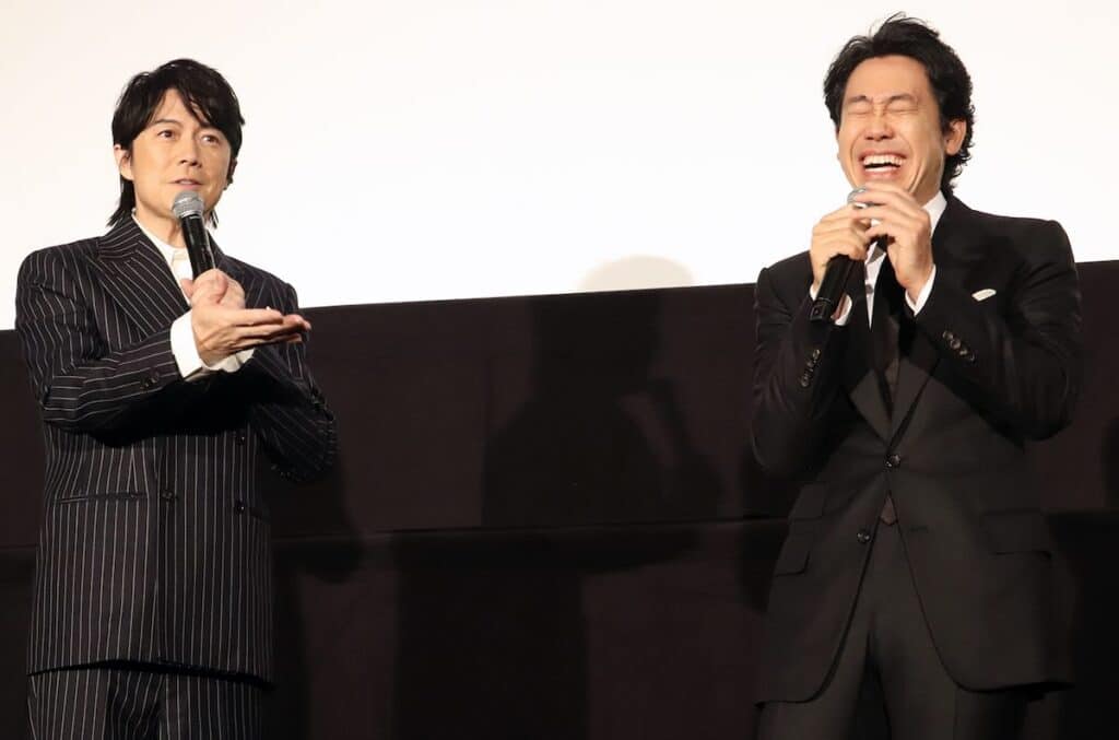 (左から)福山雅治、大泉洋、『映画ラストマン -FIRST LOVE-』公開初日舞台挨拶にて