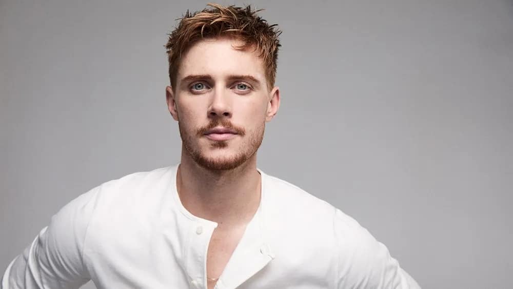 Netflixシリーズ『オレたちブーツ』で、サリバン軍曹役を演じた英国俳優のマックス・パーカー 写真：David Reiss