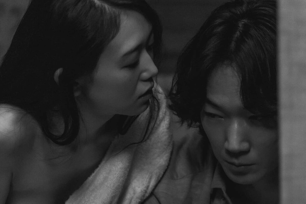 『星と⽉は天の⽳』12⽉19⽇（⾦）テアトル新宿ほか全国ロードショー © 2025「星と⽉は天の⽳」製作委員会