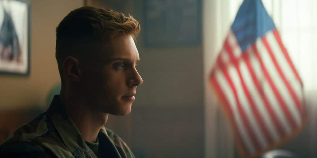 サリバン軍曹役のマックス・パーカー、Netflixシリーズ『オレたちブーツ』より 写真:Netflix