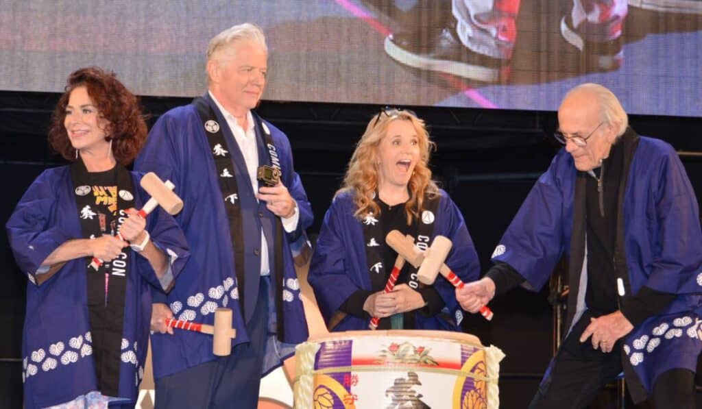 左からクローディア・ウェルズ、トム・ウィルソン、リー・トンプソン、クリストファー・ロイド　写真：The Hollywood Reporter Japan