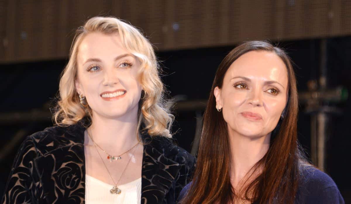 イヴァナ・リンチ（左）と、クリスティーナ・リッチ　写真：The Hollywood Reporter Japan