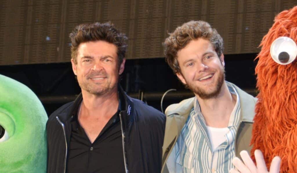 カール・アーバン（左）と、ジャック・クエイド　写真：The Hollywood Reporter Japan