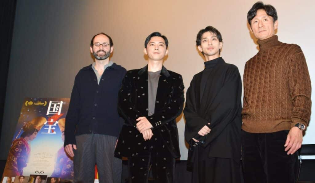 左からジュリアン・レジ、吉沢亮、横浜流星、李相日監督 写真:The Hollywood Reporter Japan