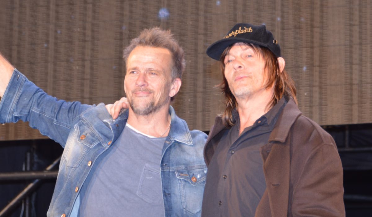 ショーン・パトリック・フラナリーと、ノーマン・リーダス　写真：The Hollywood Reporter Japan