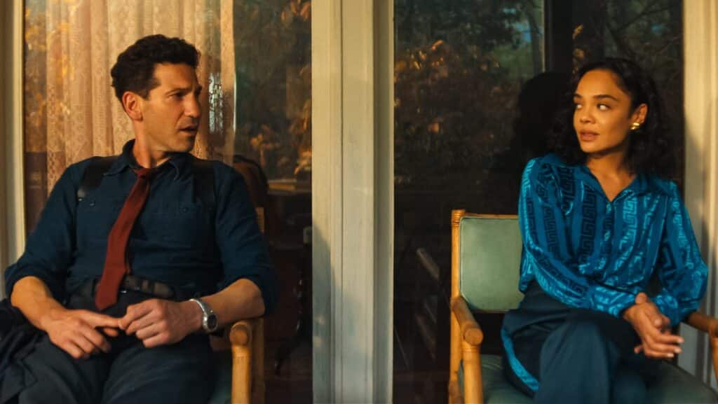 ジョン・バーンサルとテッサ・トンプソン、『彼の真実、彼女の嘘』より