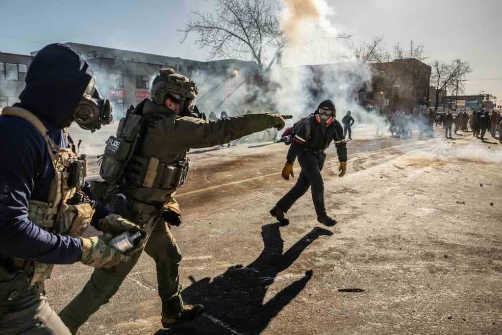 ミネアポリス 発砲事件