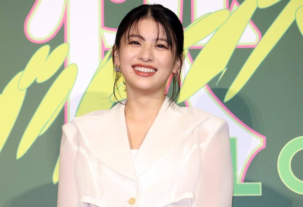 出口夏希、映画『万事快調』舞台挨拶にて