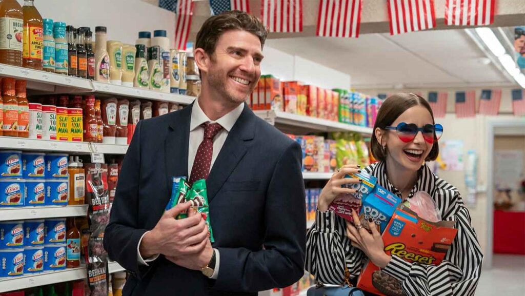 Netflix『エミリー、パリへ行く』シーズン6の配信が決定！、ブライアン・グリーンバーグとリリー・コリンズ、『エミリー、パリへ行く』シーズン5より