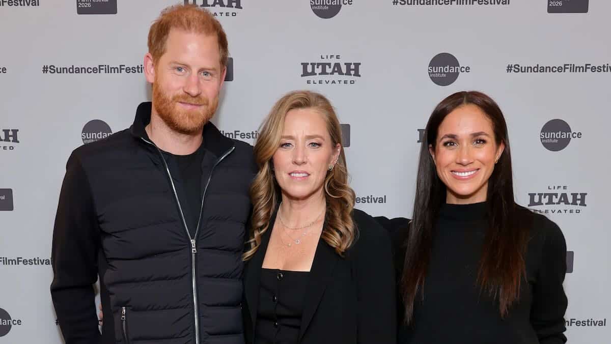 2026年1月24日、サンダンス映画祭の期間中、サセックス公爵ヘンリー王子、エイミー・レッドフォード、サセックス公爵夫人メーガン妃がソルトレイクシティの祝賀会と映画『クッキー・クイーンズ』のプレミア上映に出席