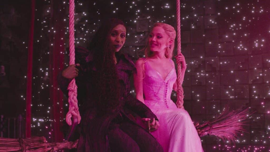 アリアナ・グランデ、シンシア・エリヴォ、『ウィキッド 永遠の約束』より