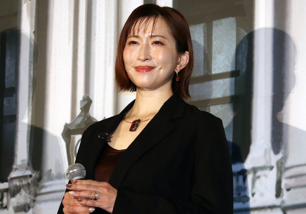 『パリに咲くエトワール』完成披露に登壇した名塚佳織