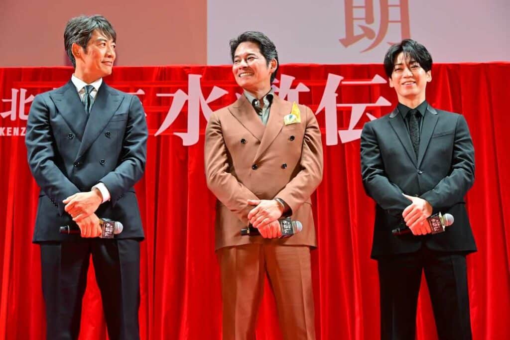 (左から)反町隆史、織田裕二、亀梨和也、WOWOW連続ドラマ『北方謙三 水滸伝』ジャパンプレミアにて