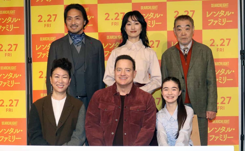 (前列左から)HIKARI監督、ブレンダン・フレイザー、ゴーマン シャノン 眞陽(後列左から)平岳大、山本真理、柄本明