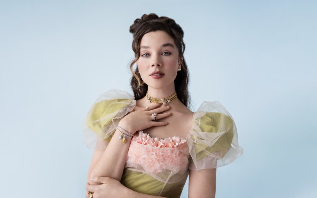 PANDORA「RULES TO LOVE BY」コレクションのキャンペーンに出演したクラウディア・ジェシー