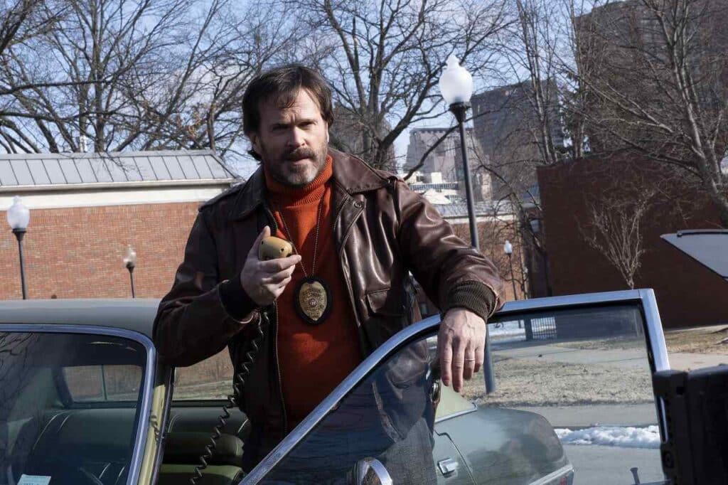 ケイリー・エルウィス、『デッドマンズ・ワイヤー』より