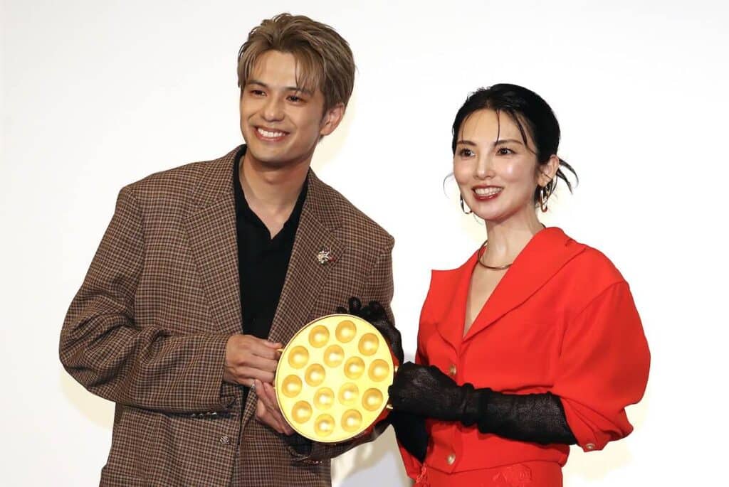 『黄金泥棒』に出演している田中麗奈と森崎ウィン