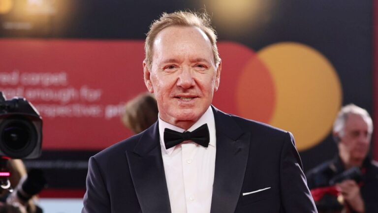 ケビン・スペイシー、性的暴行訴訟が和解　裁判は停止へ