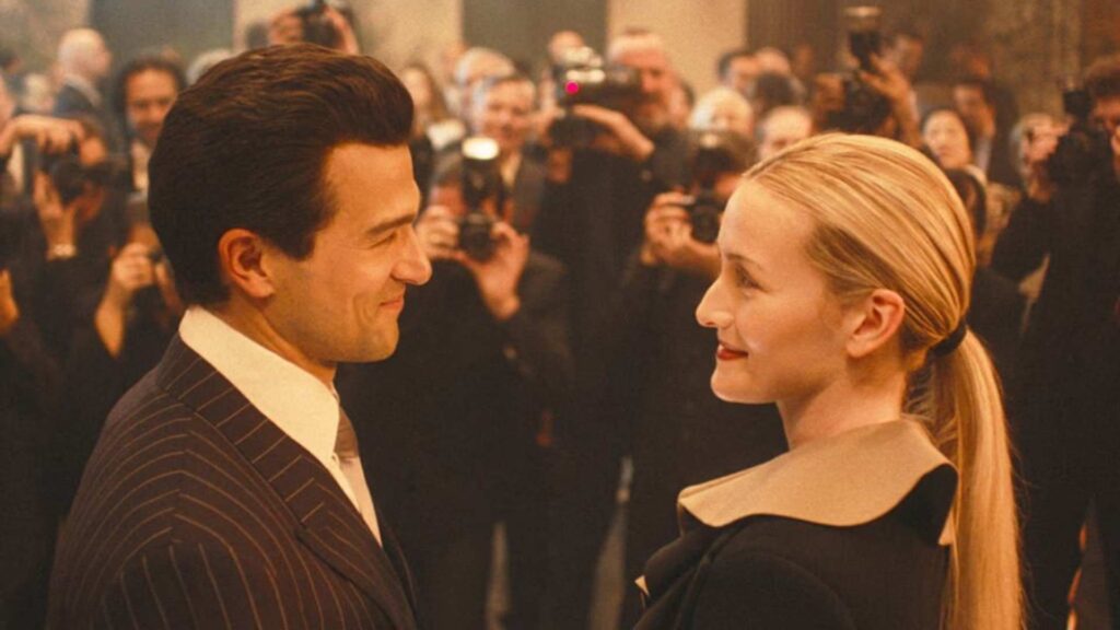 『ラブストーリー ジョン&キャロリン』より