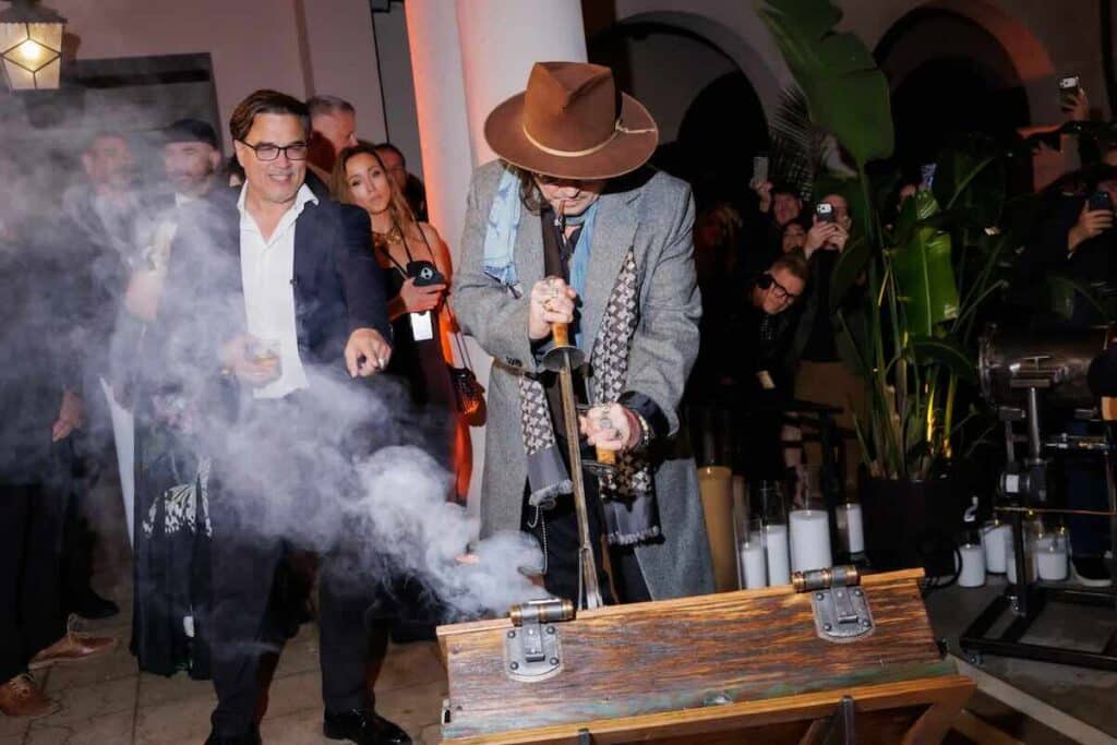 ジョニー・デップのラム酒ブランド「スリー・ハーツ・ラム」のローンチイベントにて