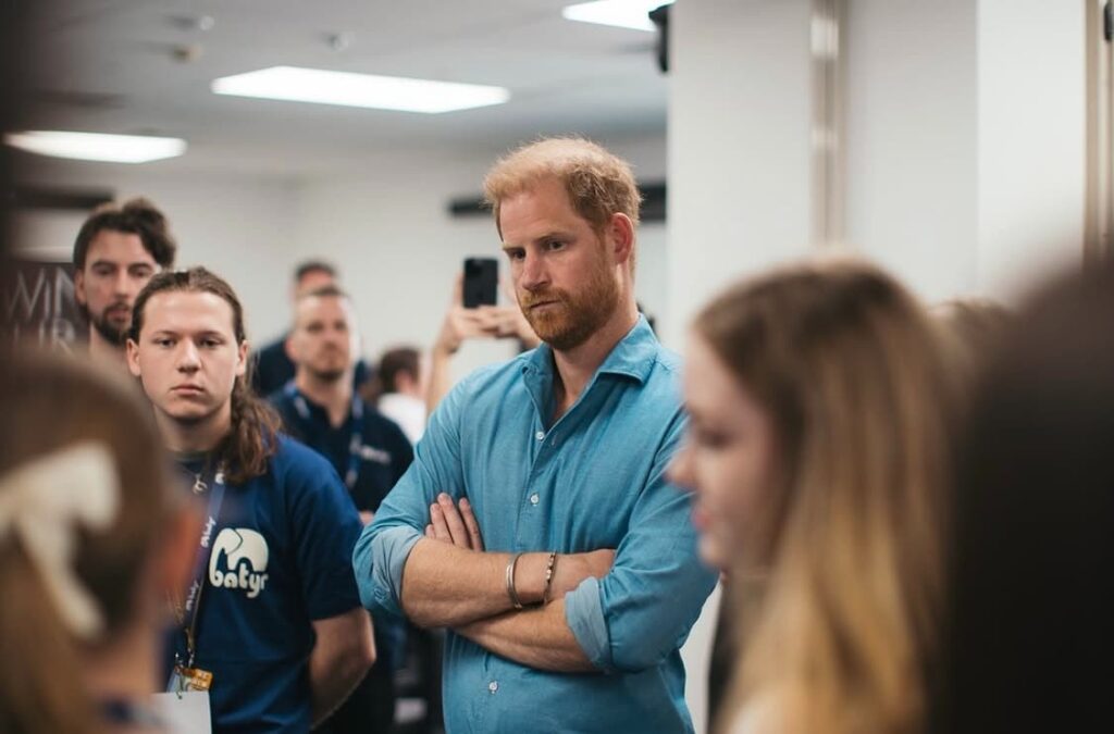 メンタルヘルス支援団体「Batyr」を訪れたヘンリー王子=豪メルボルンにて、4月16日(現地時間)写真:@batyraus/Instagram