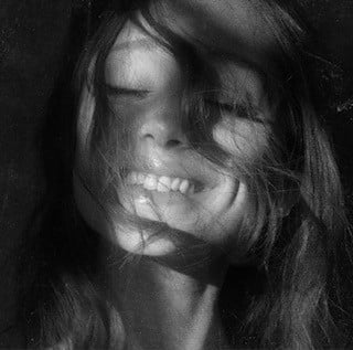 アリアナ・グランデの新作アルバム『petal』のジャケット 写真:@arianagrande/Instagram