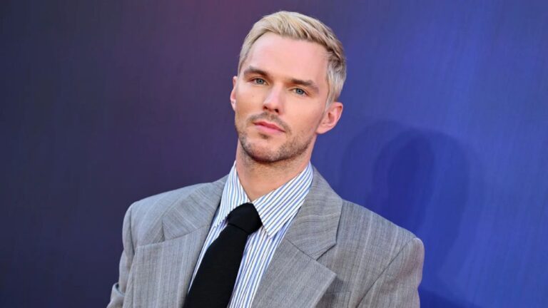 ニコラス・ホルト主演映画『How to Rob a Bank』初映像　SNS時代の銀行強盗を描く話題作