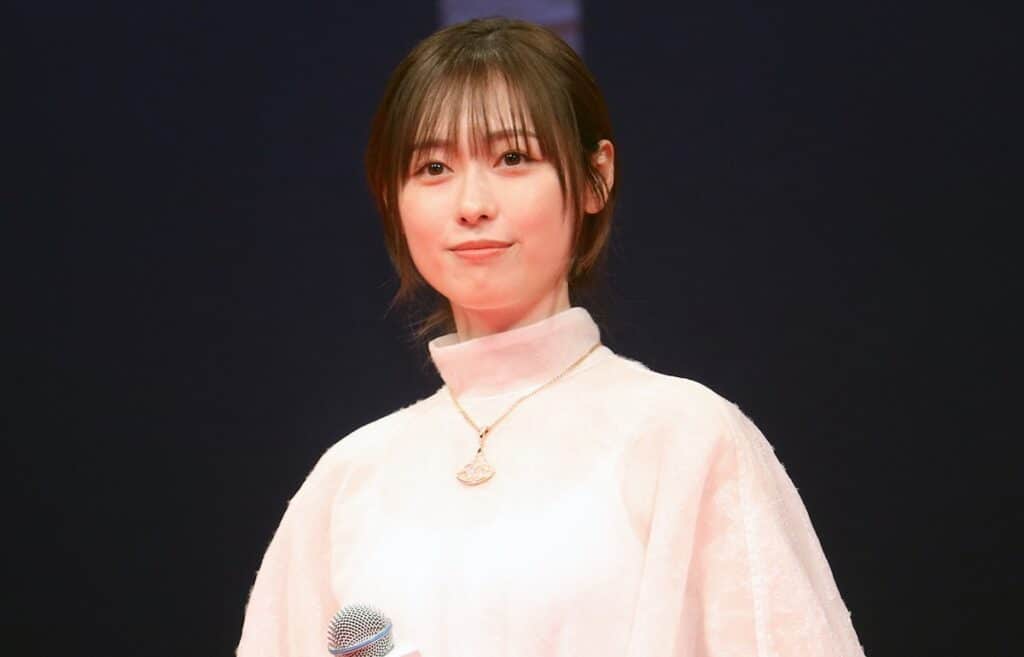 山下智久『正直不動産』映画化で完成披露