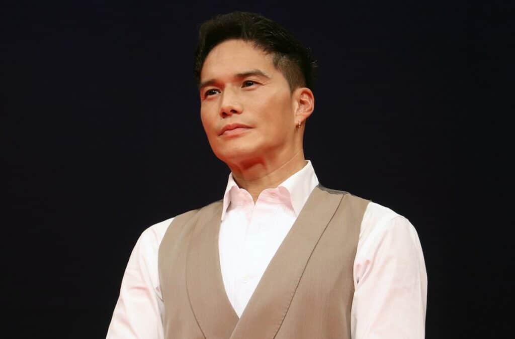 山下智久『正直不動産』映画化で完成披露