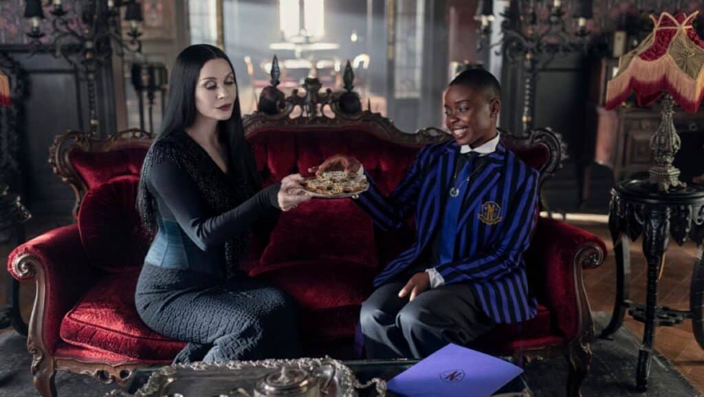 『ウェンズデー』シーズン2 キャサリン・ゼタ=ジョーンズとジョイ・サンデー